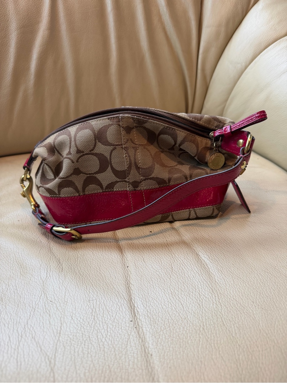 Coach Vintage Y2K C0868-41672 Signature Pink Patent Hobo Shoulder Bag Purse RARE